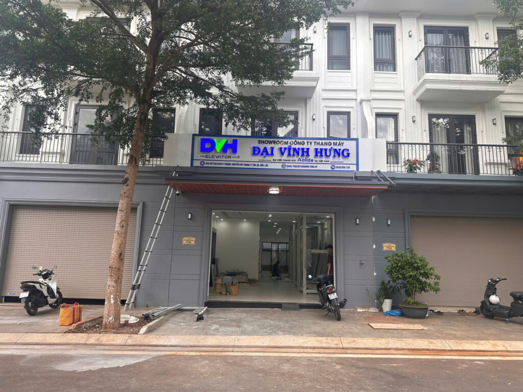 Thiết kế thi công văn phòng – tổ chức sự kiện khai trương showroom Đại Vĩnh Hưng